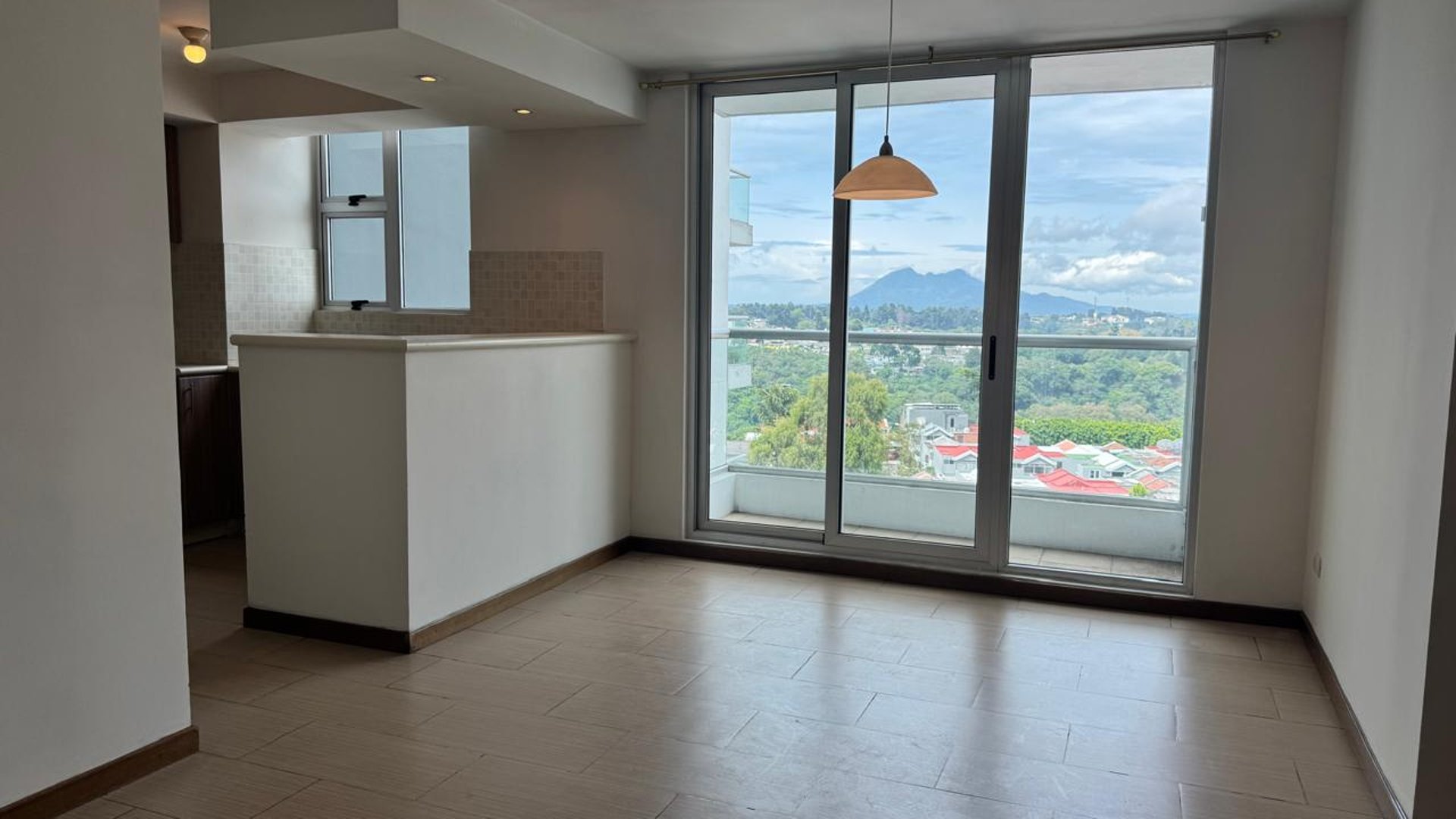 Apartamento en renta y venta zona 14 / Condado la Villa
