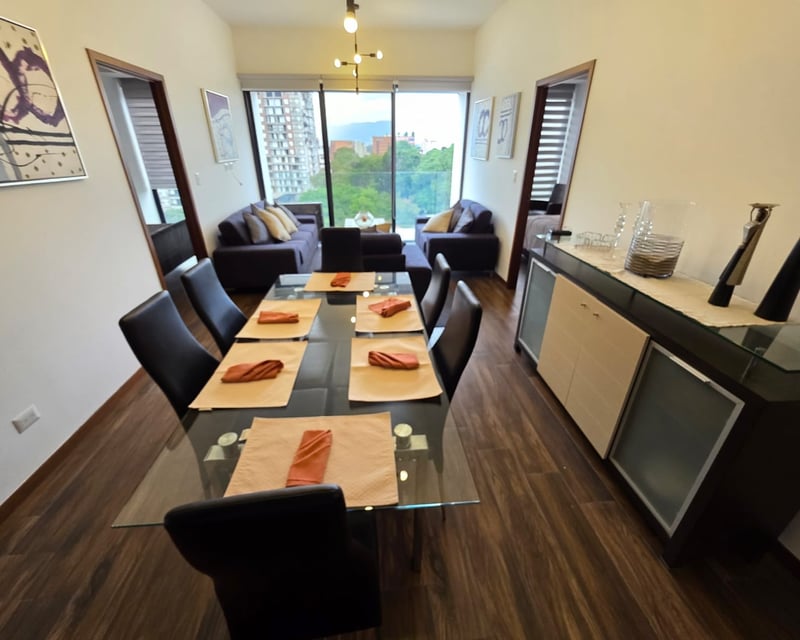 Apartamento en venta amueblado de 2 habitaciones en zona 10 Ref-5294