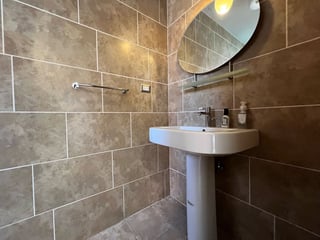 Venta hermosa casa en Km 20 Carr. a Fraijanes, Colinas de Castel (C) - Image 6