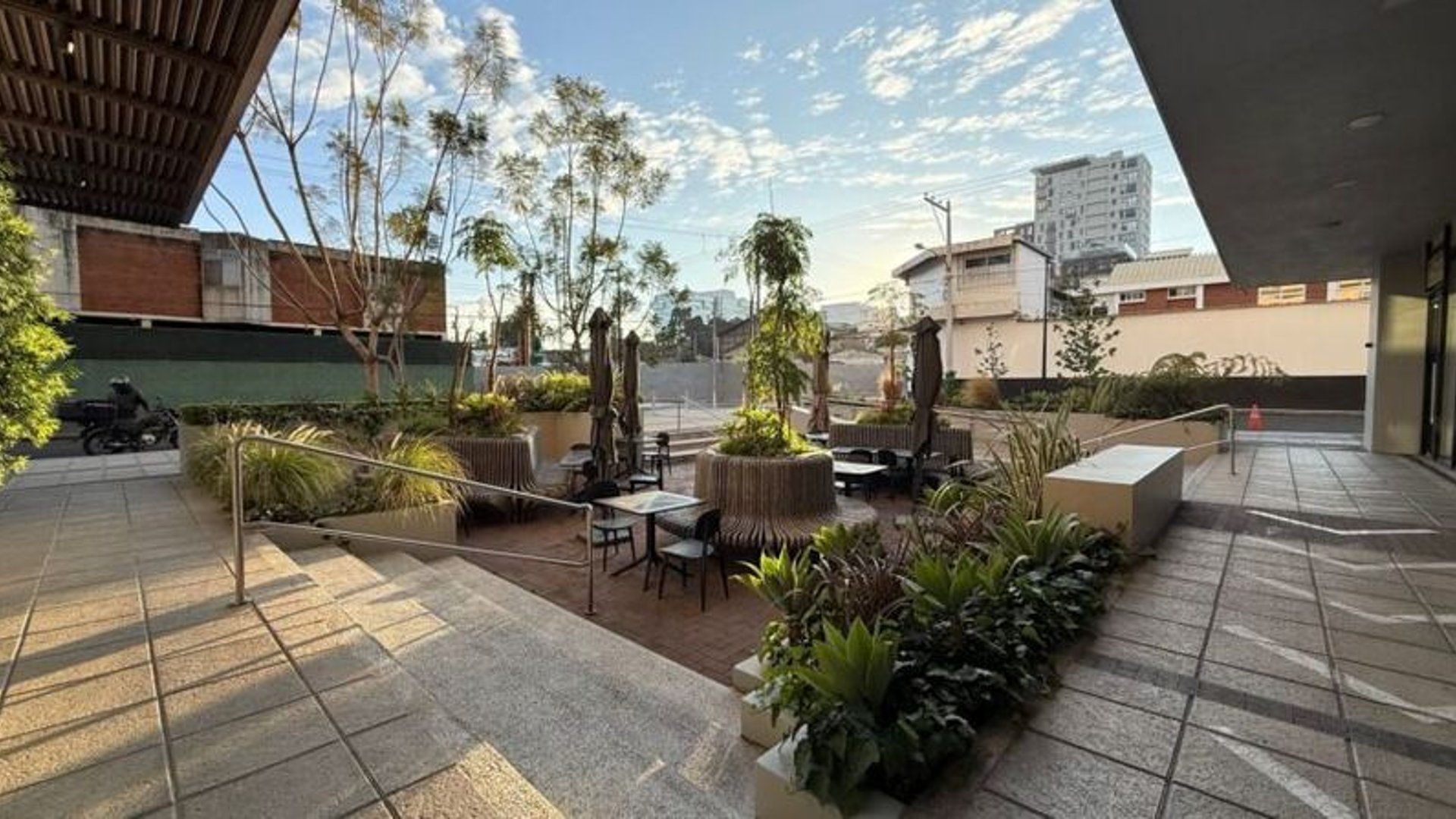 Apartamento en Alquiler Edificio Mira, zona 10 - Miniatura 13