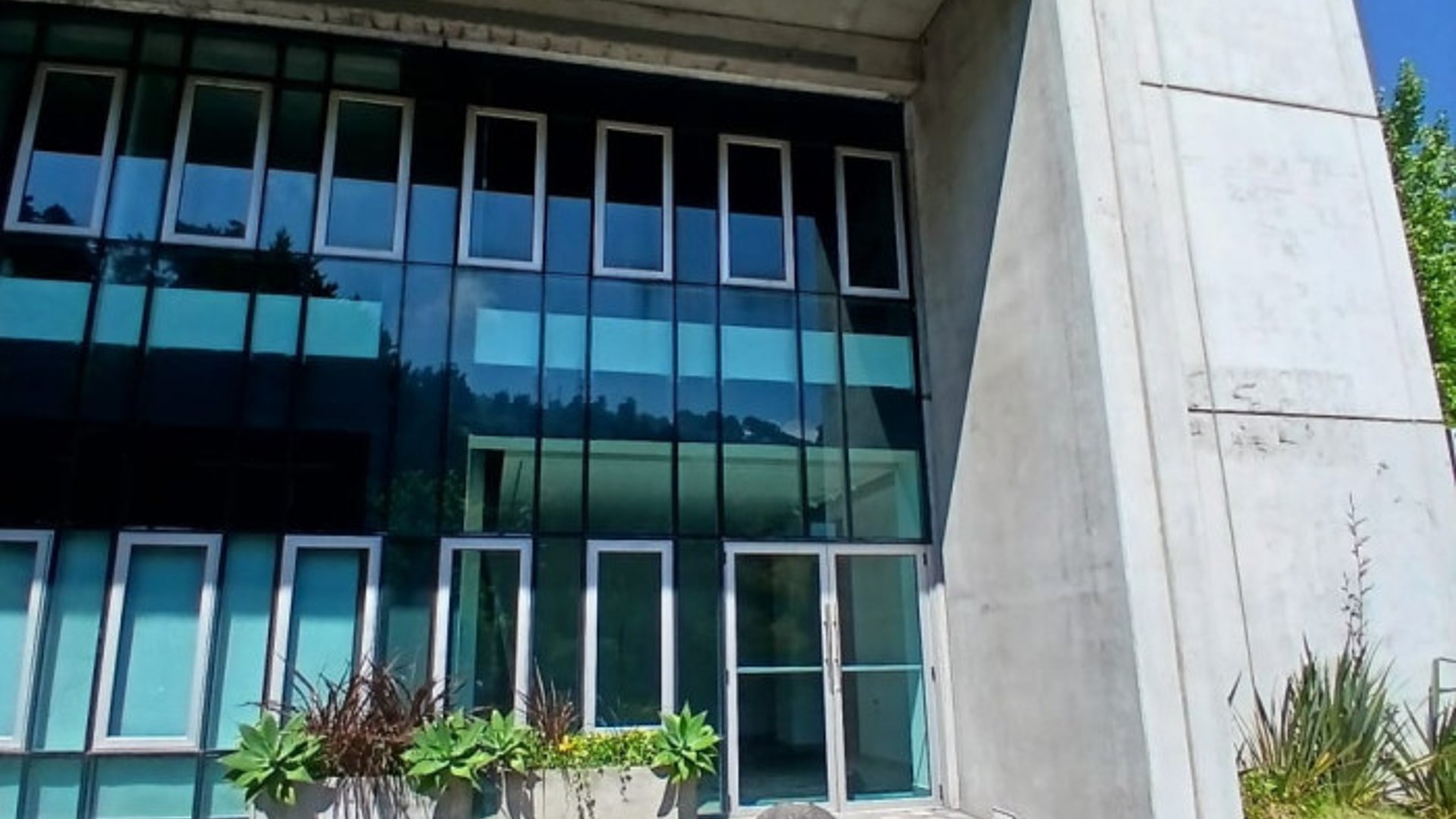 Espaciosa oficina comercial en renta en Santa Catarina Pinula - Miniatura 2
