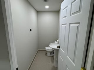 Bodega en venta con facil acceso en zona 5 de Mixco Ref-5531 - 5