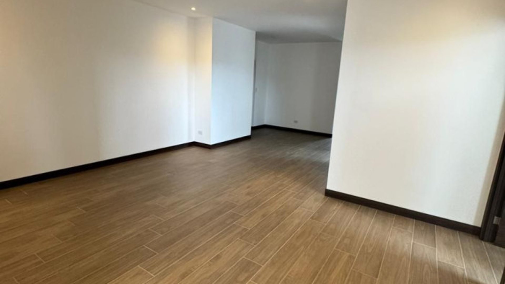 Apartamento en Venta y Renta en zona 15 - Miniatura 4