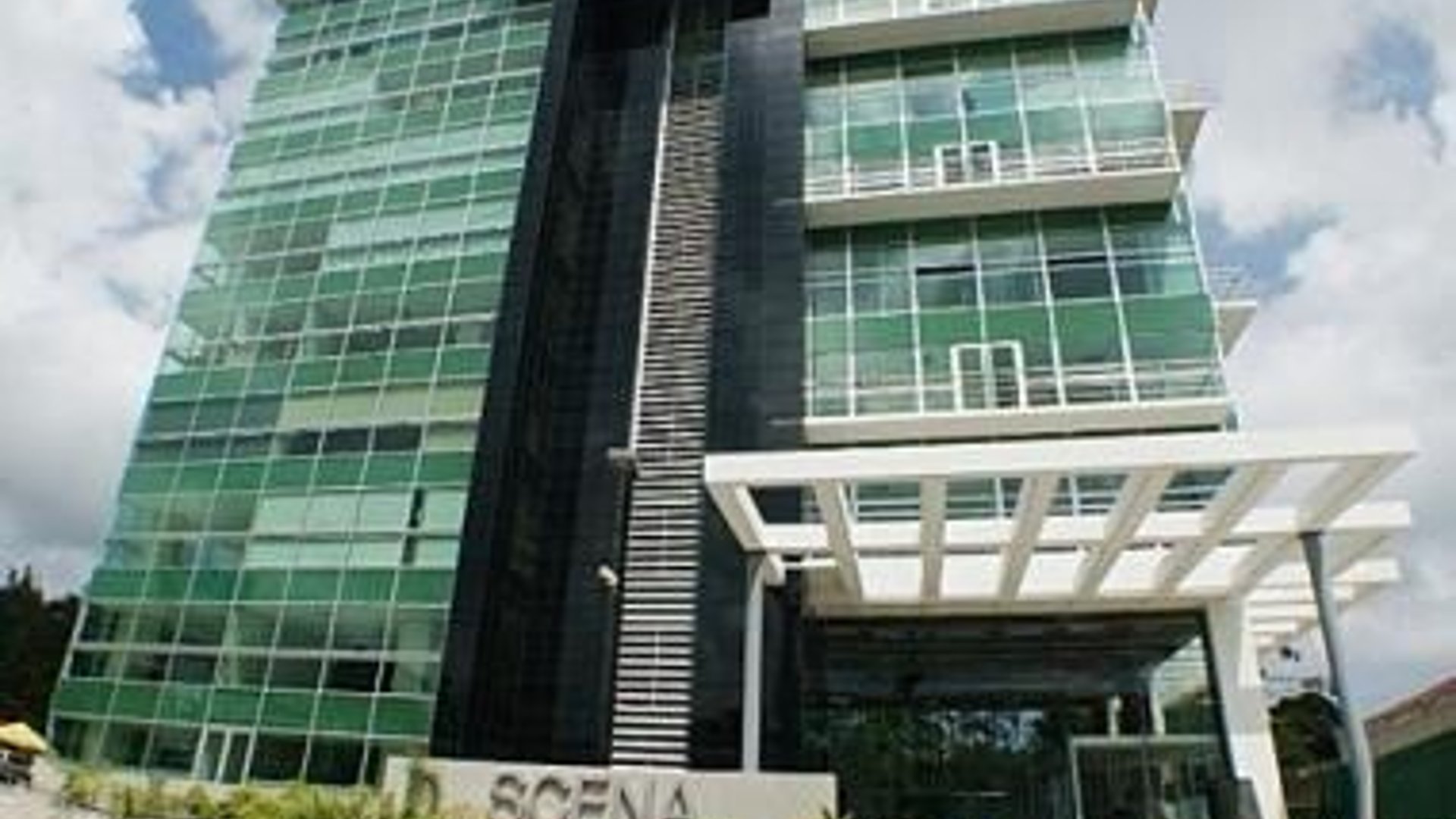 Oficina en renta ediicio Scena, CES