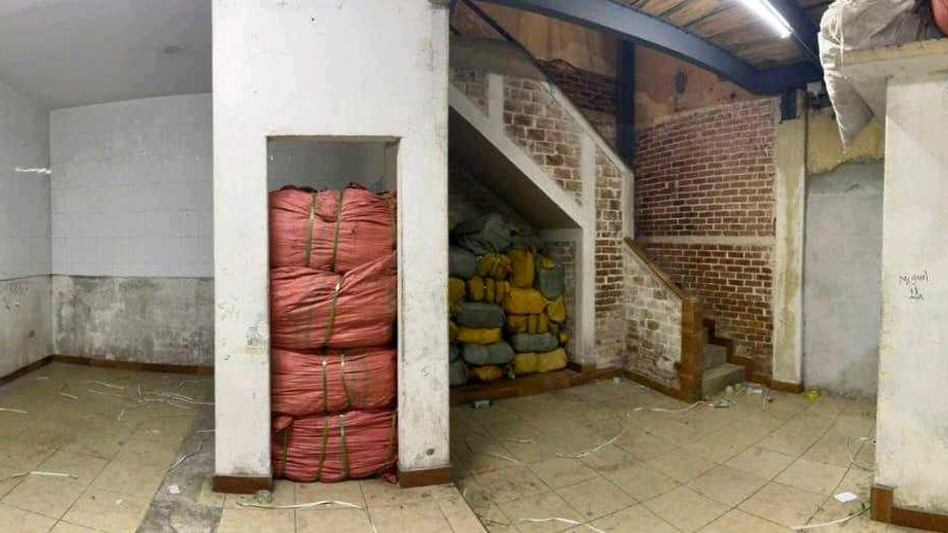 BODEGA EN ALQUILER ???? Avenida Elena, Zona 1 - Miniatura 5