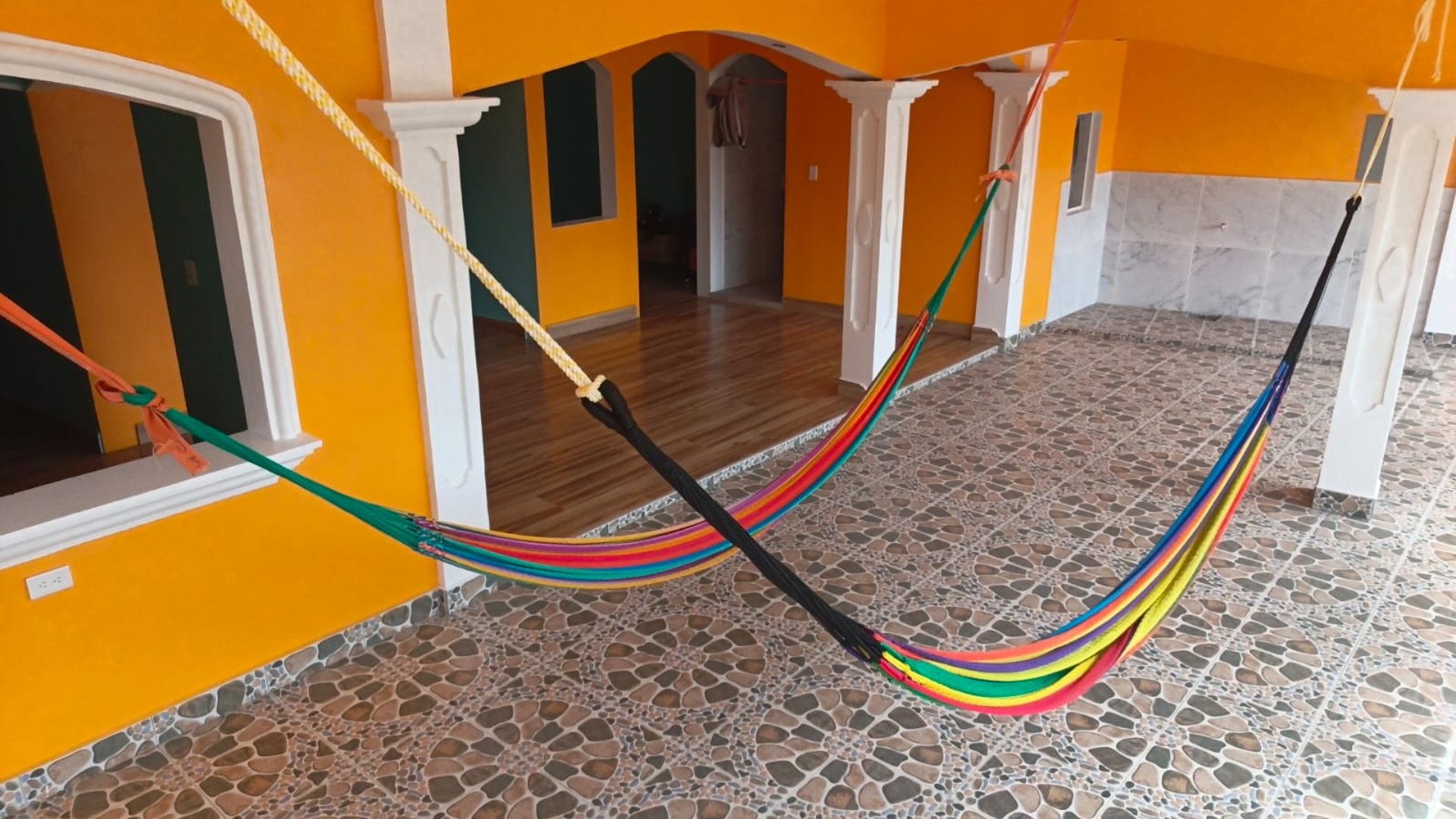 CASA EN RENTA IDEAL PARA OFICINAS O CLINICAS MEDICAS - Miniatura 50