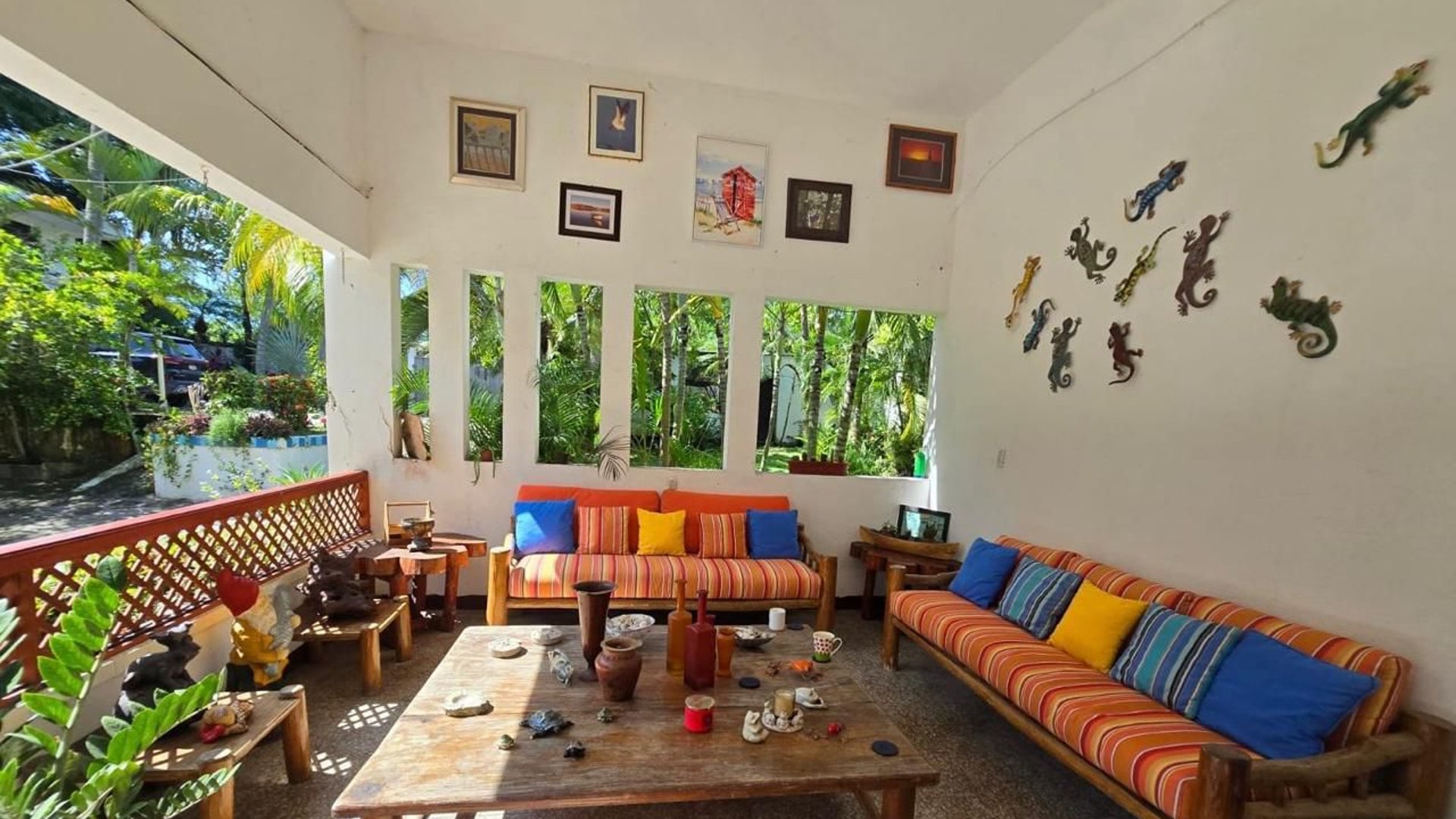 5-Bedroom House with Pergola, Parking, and Pool in Lindamar, Puerto San José - $212,000