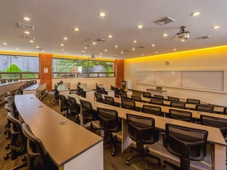 Local comercial en renta, en Zona 15 - 5