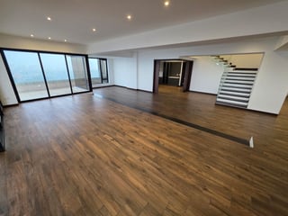 Venta de Penthouse de 4 habitaciones en zona 10 Ref-5053 - Image 10