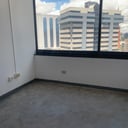 OFICINA DE 185 M2 EN EDIFICIO MURANO CENTER ZONA 10 - Miniatura 5