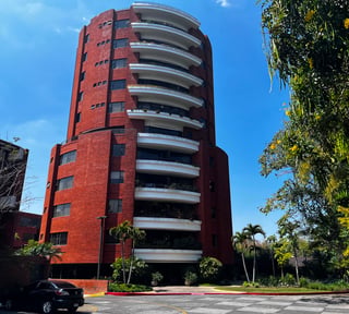 📍 APARTAMENTO EN VENTA – 2 HAB + BALCÓN | EDIFICIO PIEMONTE | ZONA 14