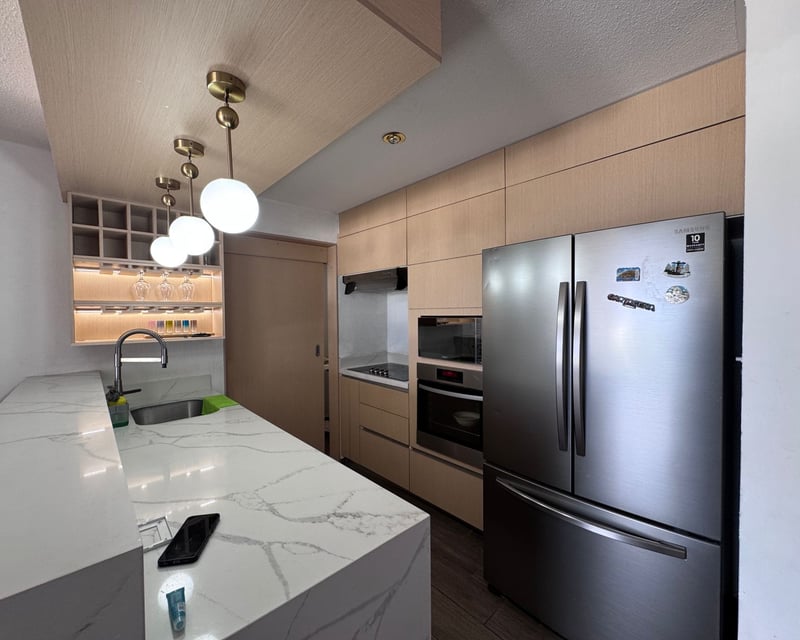Apartamento en venta nivel alto de 3 habitaciones en Zona 7 Ref-5977
