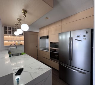 Apartamento en venta nivel alto de 3 habitaciones en Zona 7 Ref-5977