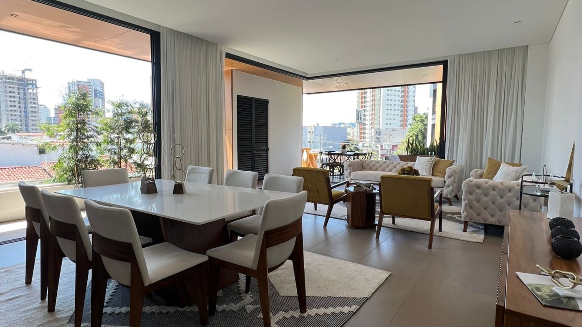 Vendo Apartamento con lindos y lujosos acabados en Oakland zona 10