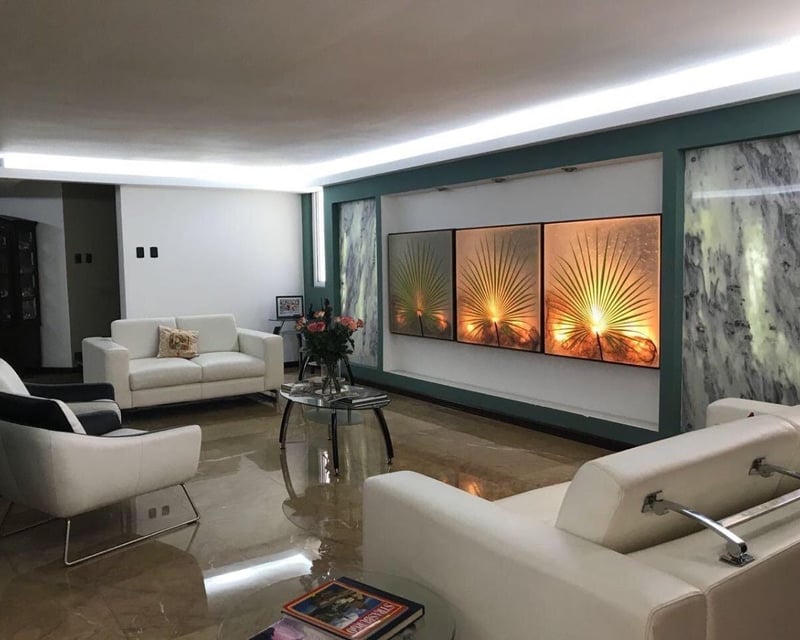 LA ENCANTADA / Preciosa casa con vista a la ciudad , CES
