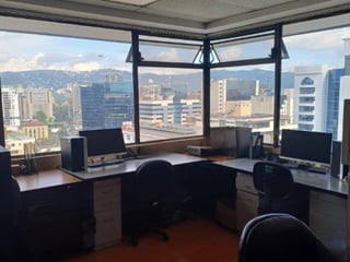 Oficina en Renta Zona 10 Edificio Reforma Montufar - 3
