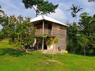 Beachfront House for Sale in Rio Dulce, Guatemala | 39 Manzanas, Pool, Dock - 5