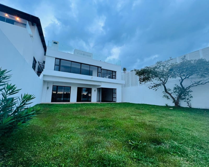 Alquilo Linda Casa en zona 15 San Lázaro