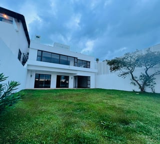 Alquilo Linda Casa en zona 15 San Lázaro