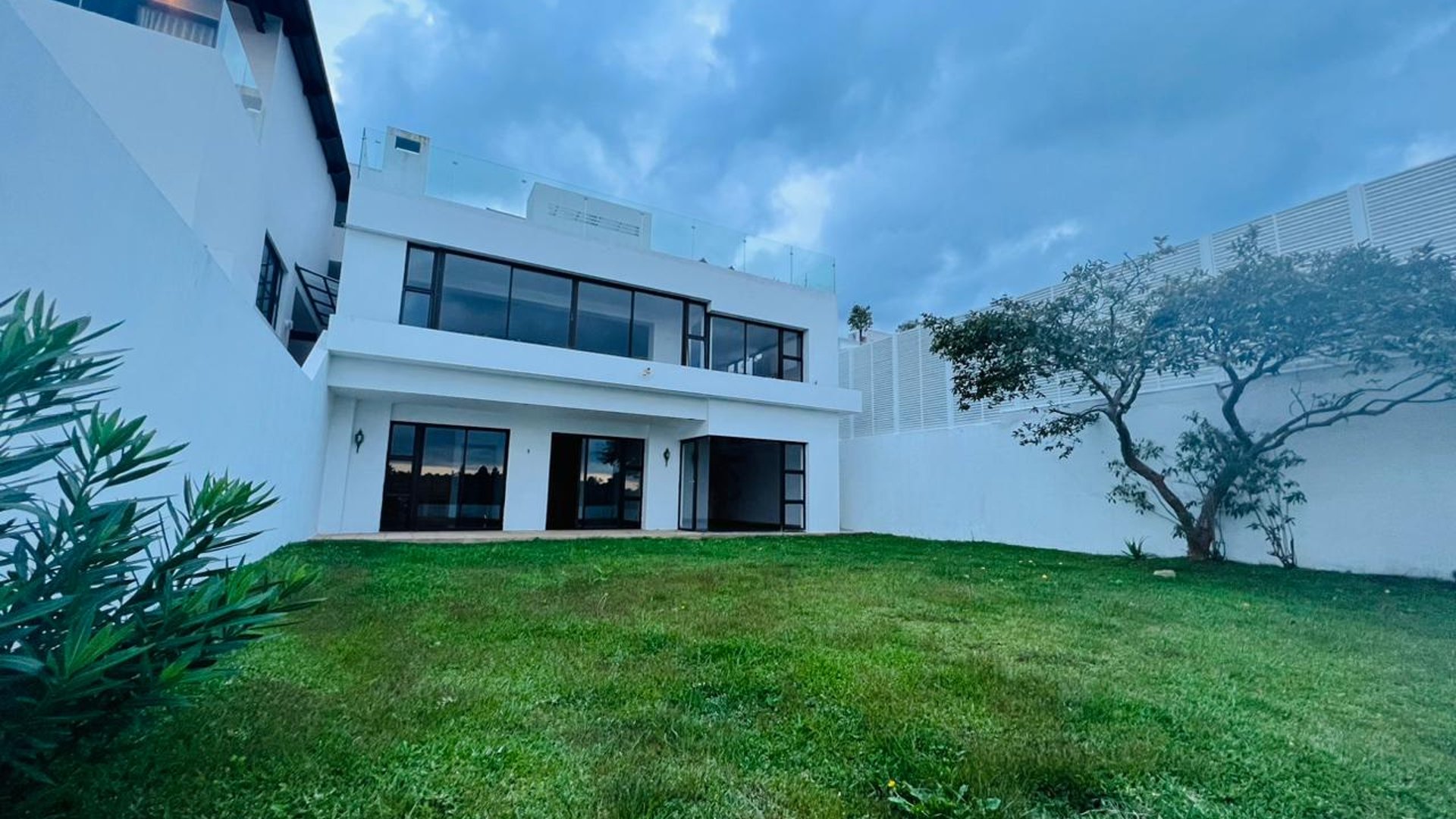 Alquilo Linda Casa en zona 15 San Lázaro