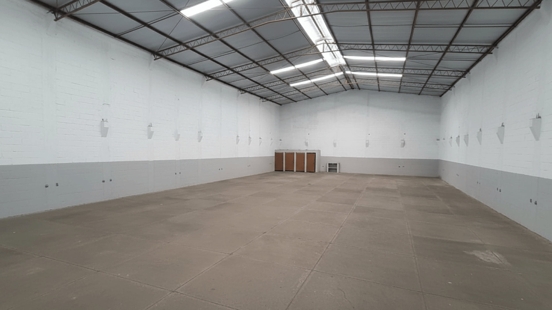 Bodega en Venta con Renta Vigente en Calzada roosvelt  | Inversión