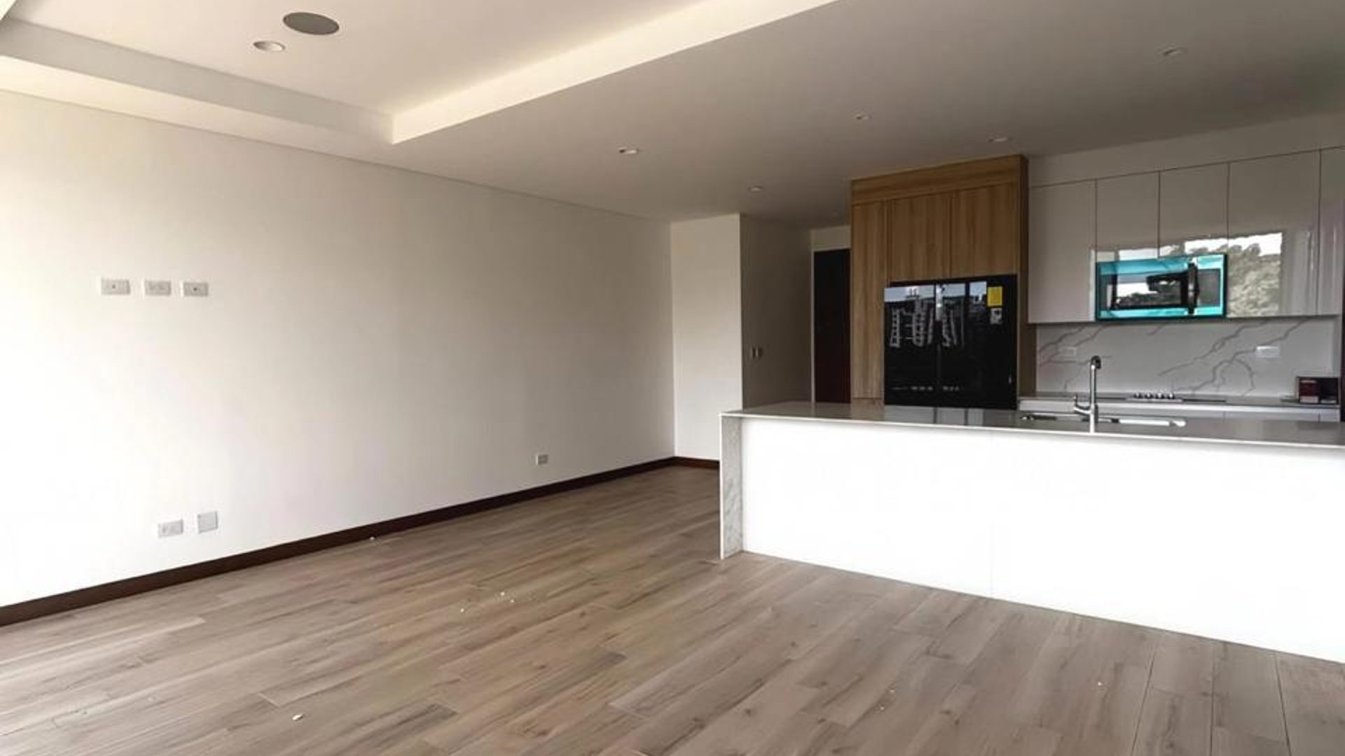 ???? APARTAMENTO EN ALQUILER – 3 HAB | FERRÉ DIEZ | ZONA 10 - Miniatura 2
