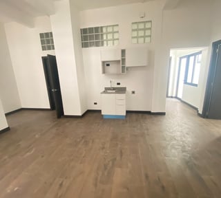 Apartamento en nivel bajo en renta en zona 1 - 3 habitaciones Ref-5999