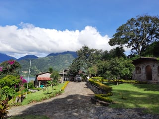 Espectácular Casa Santiago Atitlán a la Venta - Image 2