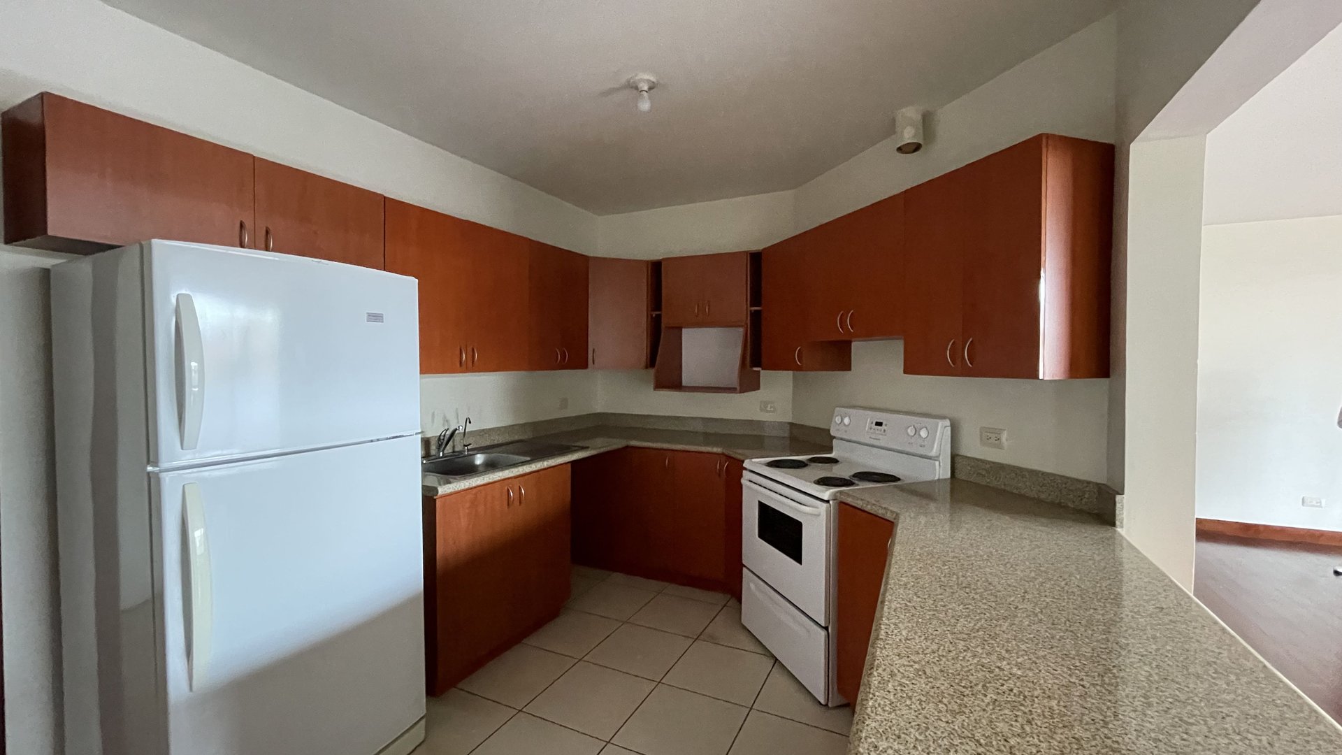 Apartamento en Alquiler Edificio Benevento, zona 14 - Miniatura 9