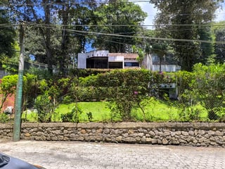 "El Hogar que Siempre Soñaste: Tranquilidad, Naturaleza, Diseño" - Image 1