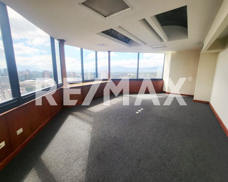 Oficina Penthouse Renta | Zona 10 | Murano Center