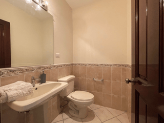 Apartamento en Alquiler / Venta Edificio Milenia, zona 10 - Image 10