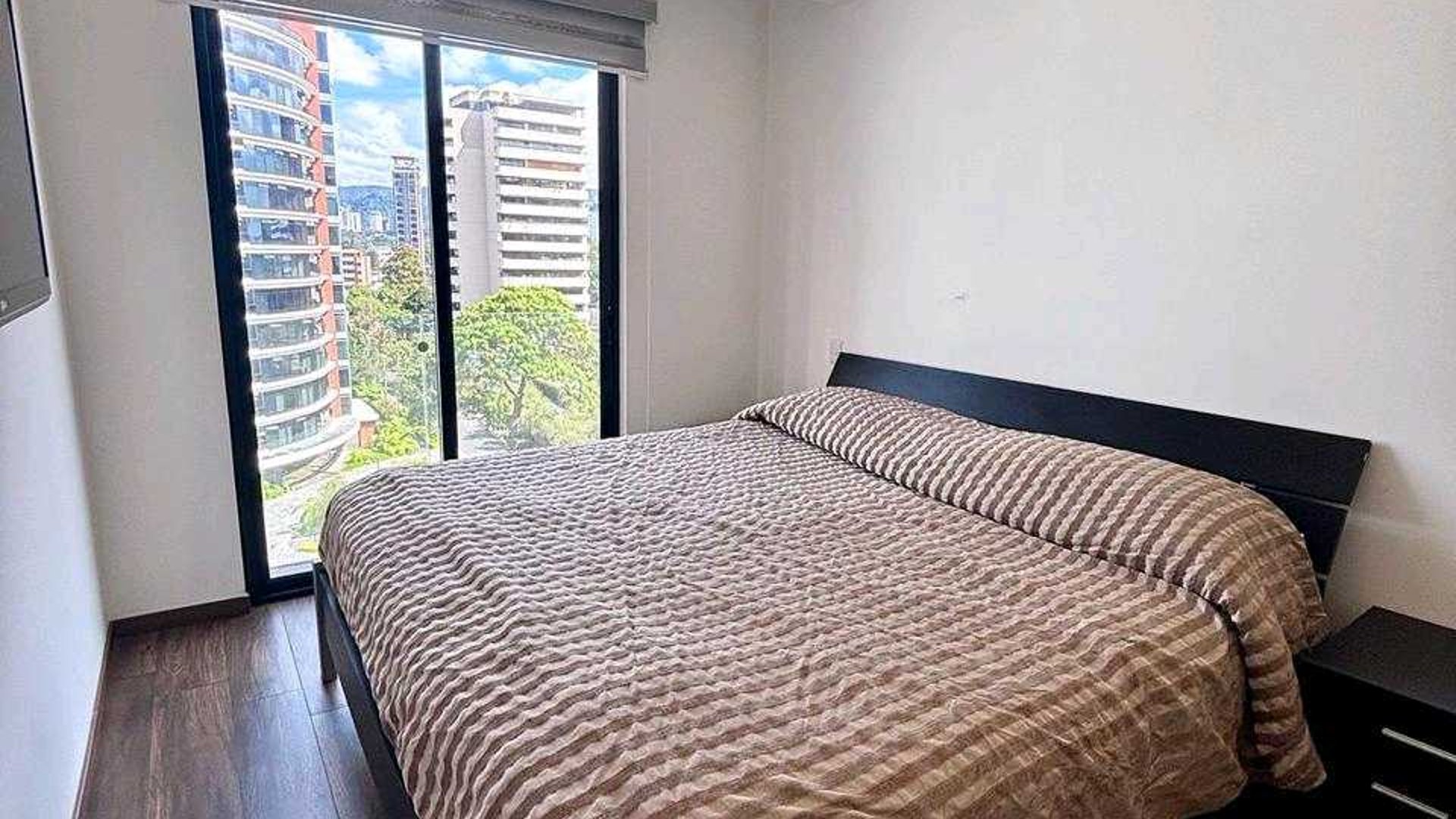 APARTAMENTO AMUEBLADO EN ALQUILER o VENTA????Casa Clara, zona 10 - Miniatura 6