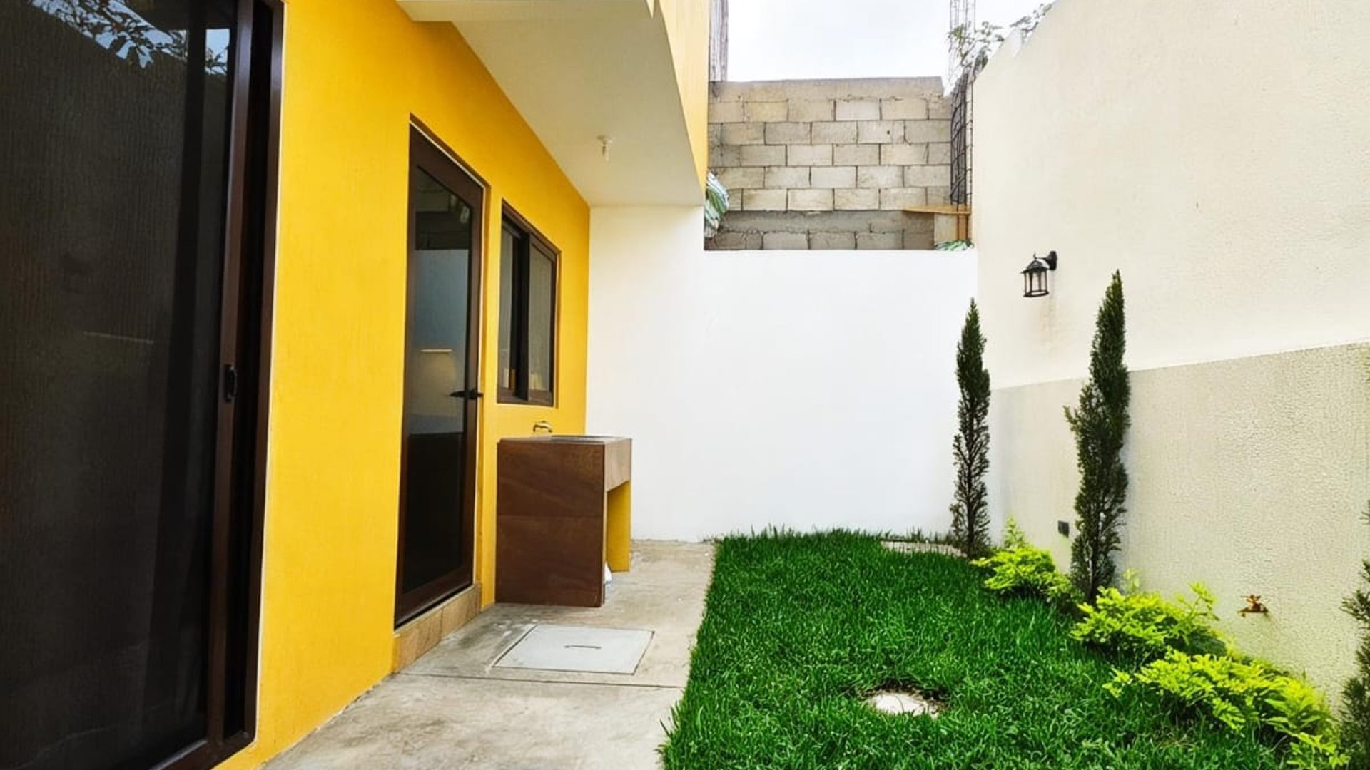 Venta Casa Moderna 3 Hab. Sacatepéquez - Estrena 2026 - Image 1