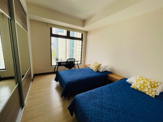 APARTAMENTO AMUEBLADO EN RENTA – EDIFICIO VEINTI4, ZONA 10 - 4
