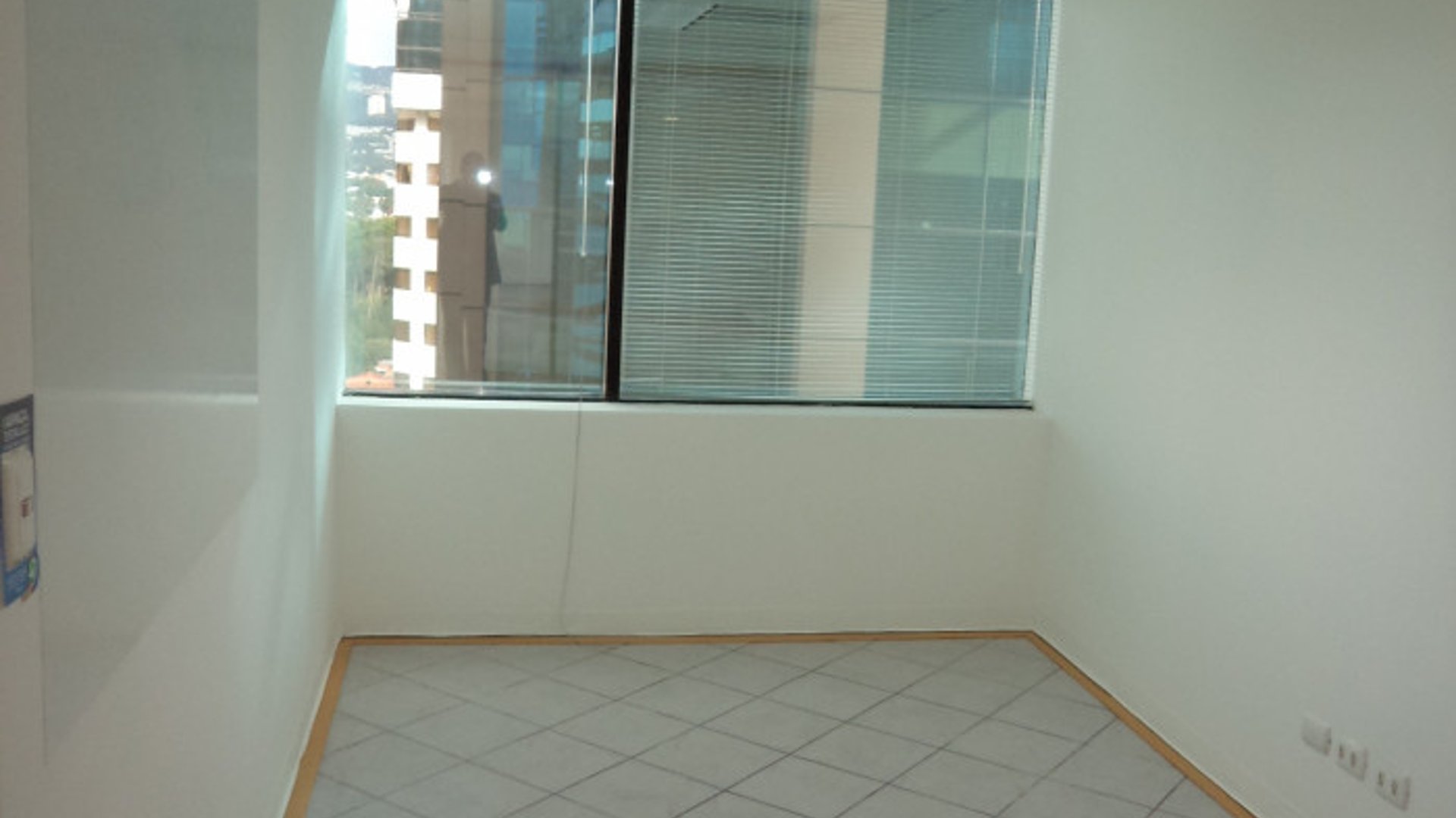 En Renta Oficina en Zona 14 Europlaza Guatemala - Miniatura 4