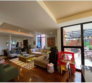 Apartamento tipo townhouse en venta – Encinos de Cayalá, Zona 16
