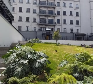 Lujoso Apartamento en Renta con jardín privado en Nogales Cayalá