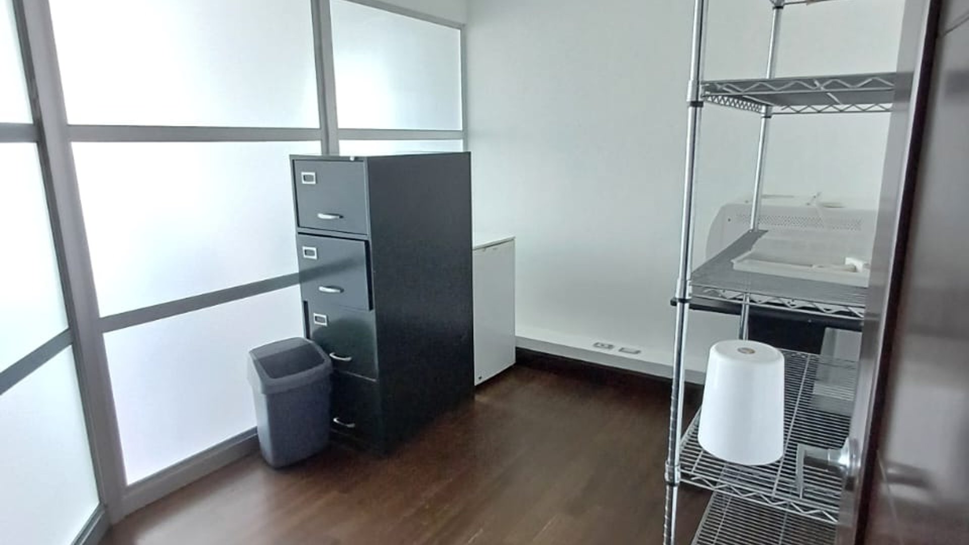 Oficina o clinica en venta, El Patio zona 4. - Miniatura 9