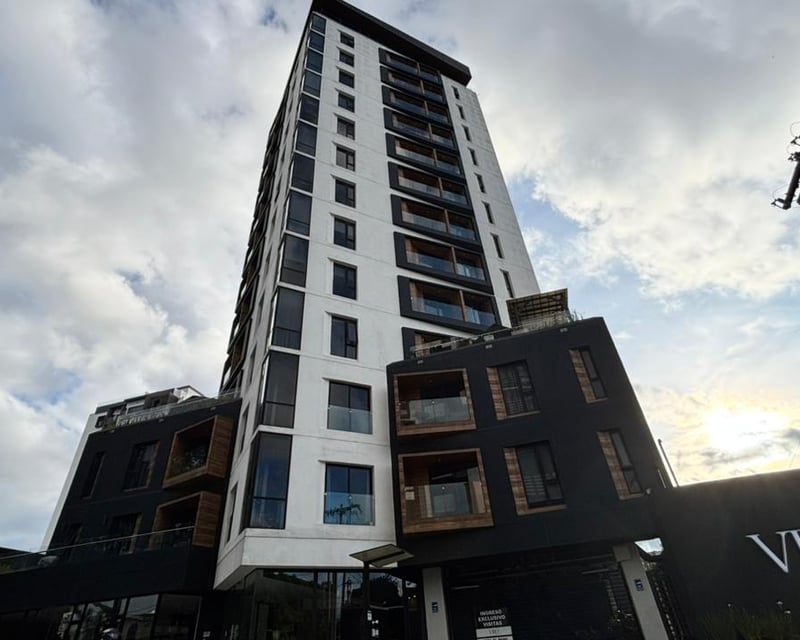📍 APARTAMENTO EN VENTA – 3 HAB + BALCÓN | EDIFICIO VIRÓ | ZONA 11