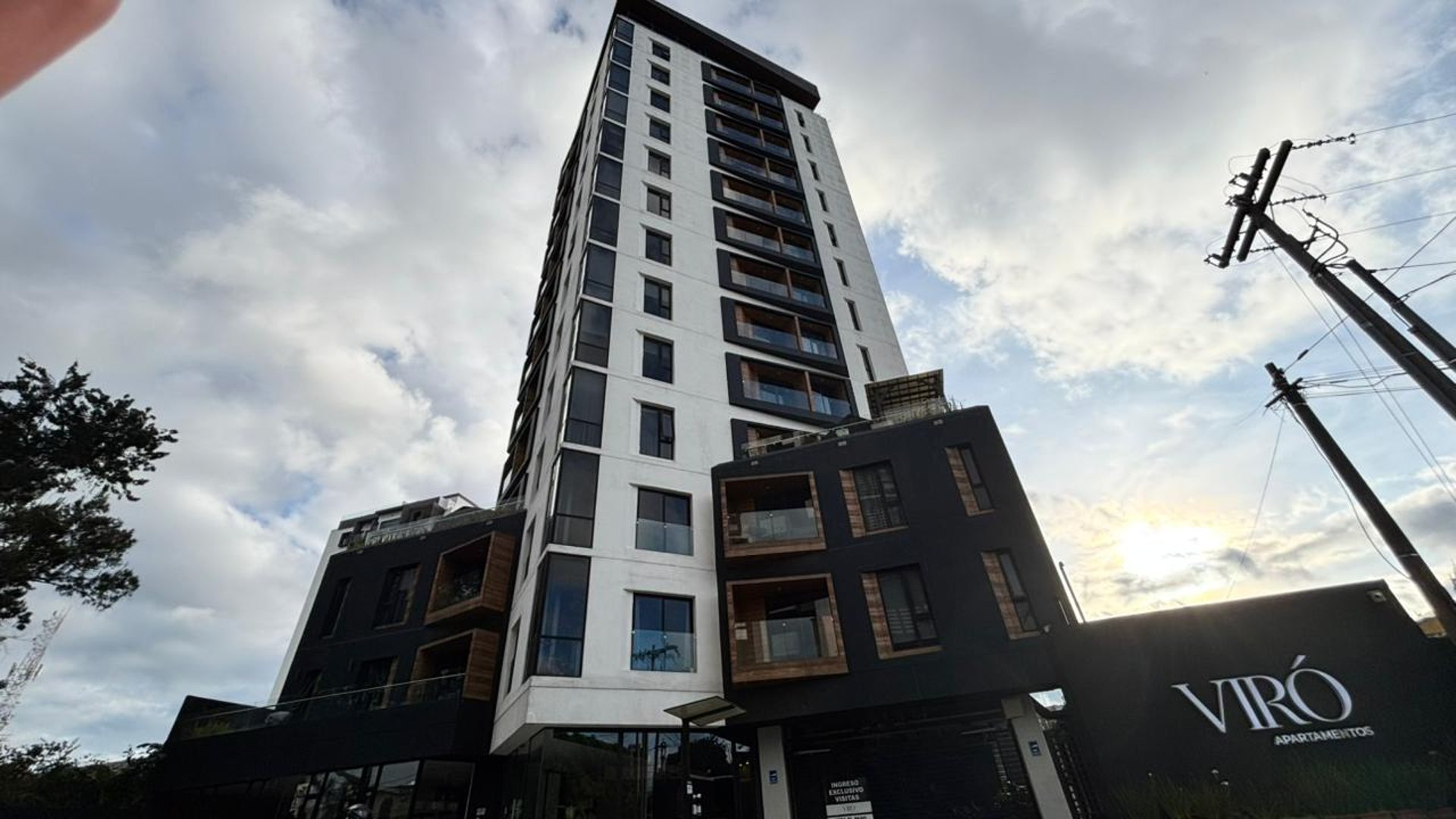 📍 APARTAMENTO EN VENTA – 3 HAB + BALCÓN | EDIFICIO VIRÓ | ZONA 11