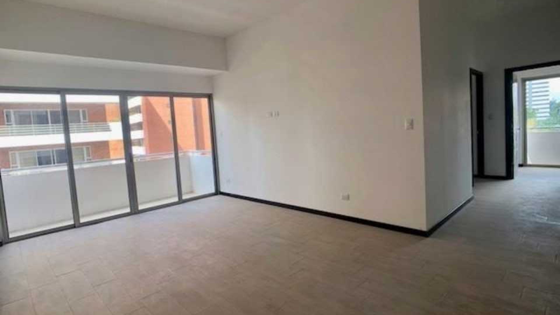 Apartamento en zona 10 Alquilo Casalini - Miniatura 2