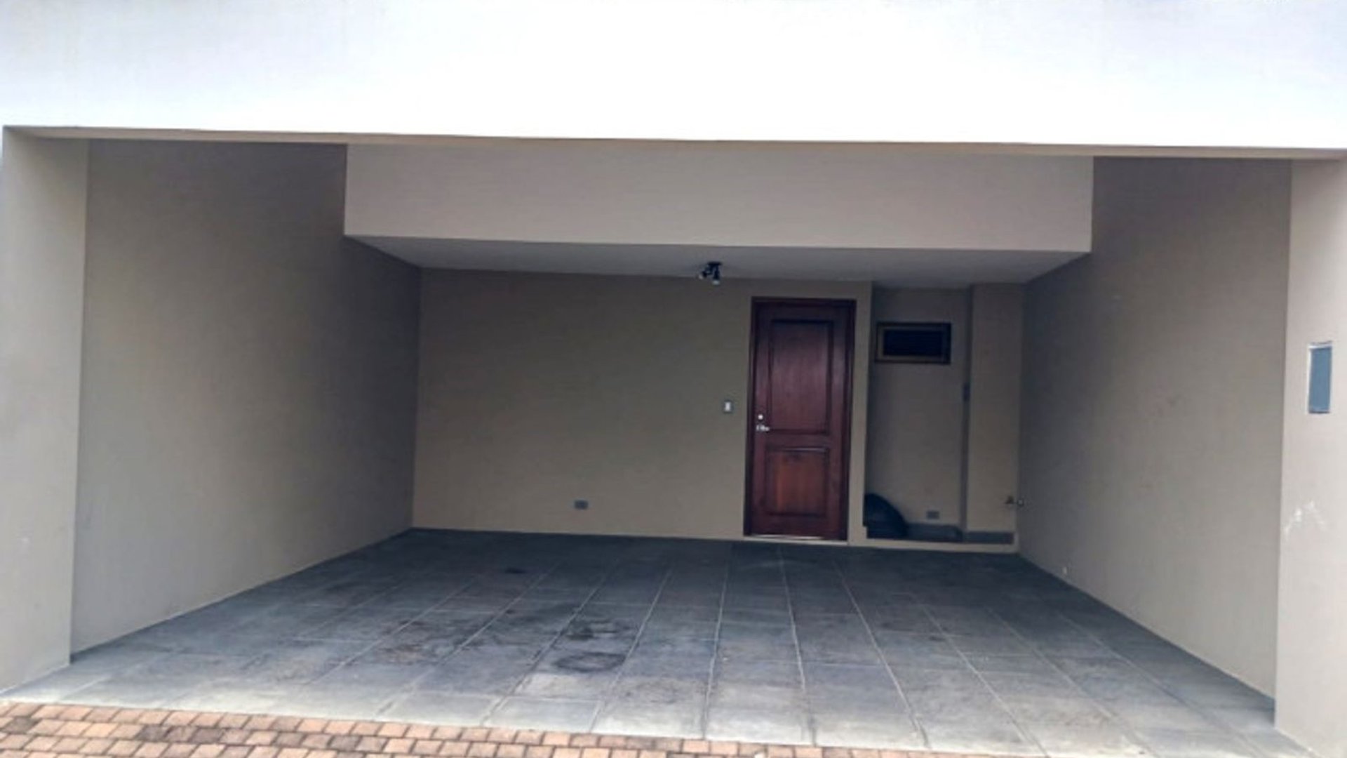 Casa moderna en renta en area exclusiva - Miniatura 4