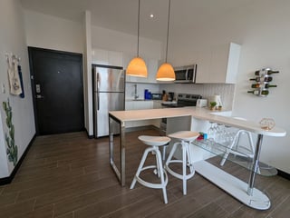 Apartamento Amueblado en Venta – Edificio DiagoSeis, Zona 10 - 4