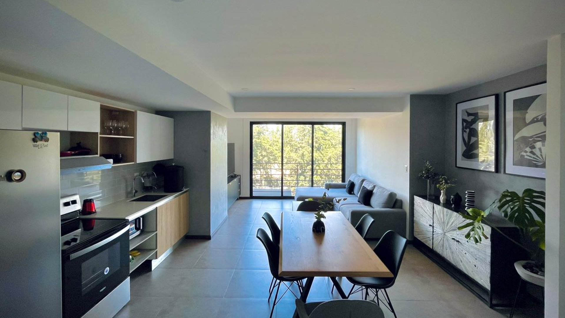  Vendo Lindo Apartamento en zona 10  en Edificio Mira. 
