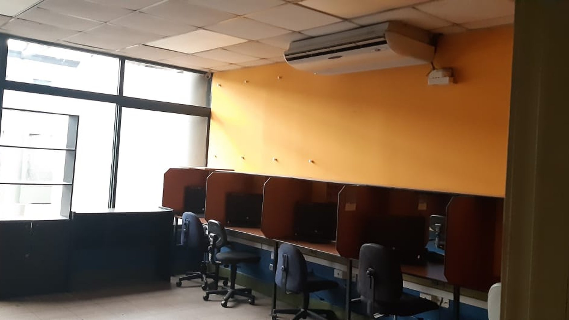 Oficina en Venta Edificio Century Plaza, Zona 13  - Miniatura 2