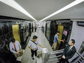 Oficina en renta  zona 10 - 4