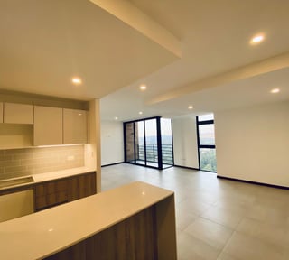 VENTA DE MODERNO APARTAMENTO 2 DORMITORIOS - MIRA, ZONA 10 