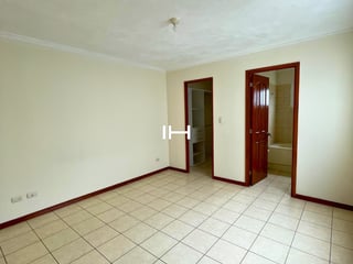 CASA EN RENTA VILLA NUEVA -HACIENDA DE LAS FLORES- - Image 2