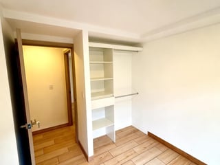APARTAMENTO EN RENTA PRIMER NIVEL ZONA 12 - 5